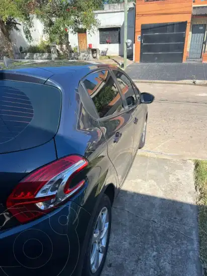 Peugeot 208 Allure 1.5  2014 - foto 4