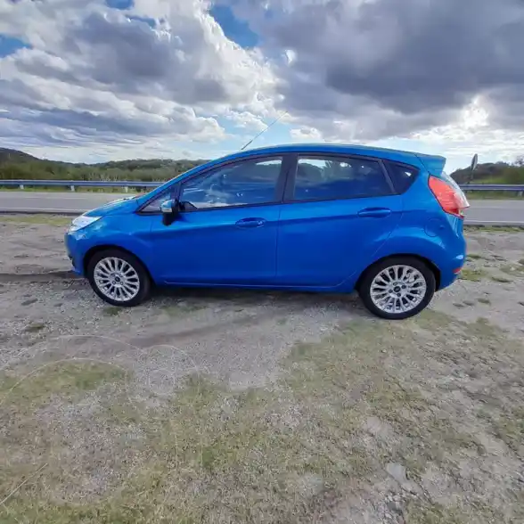 Ford Fiesta Kinetic Se  2015 - foto 4