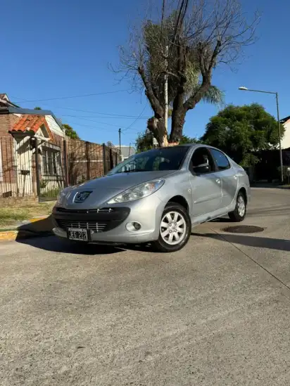 Peugeot 207 Compact 1.4 Xs 5P  2010 - foto 4