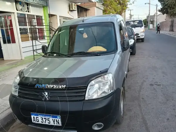 Peugeot Partner Furgón Confort 1.6 5 Plazas (1587 Cc) 2023 - foto 1