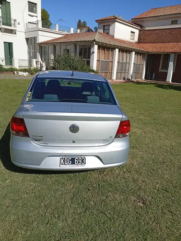 Volkswagen Voyage 1.6 Comfortline Plus (1599 Cc) 2011 - foto 2