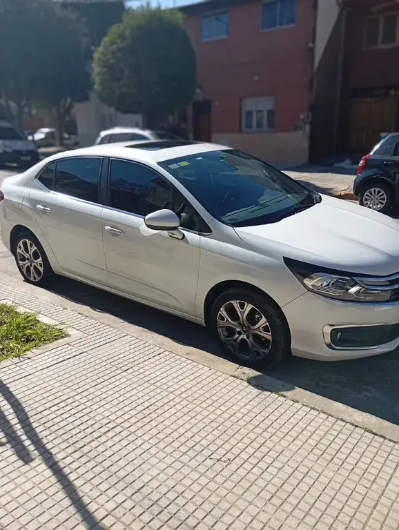 Citroën C4 Lounge 1.6 Shine Thp Aut (1598 Cc) 2018 - foto 4