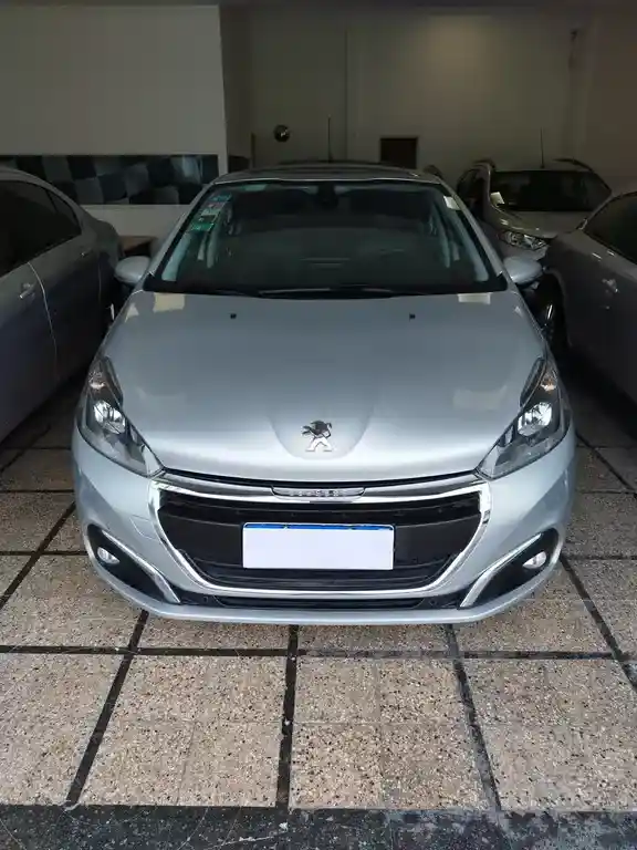 Peugeot 208 Feline 1.6  2019 - foto 1