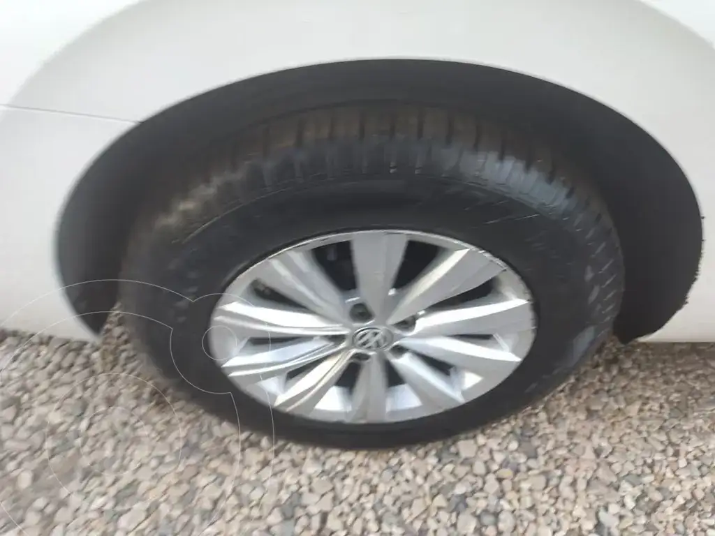 Volkswagen Virtus Comfortline 1.6 Aut  2018 - foto 4