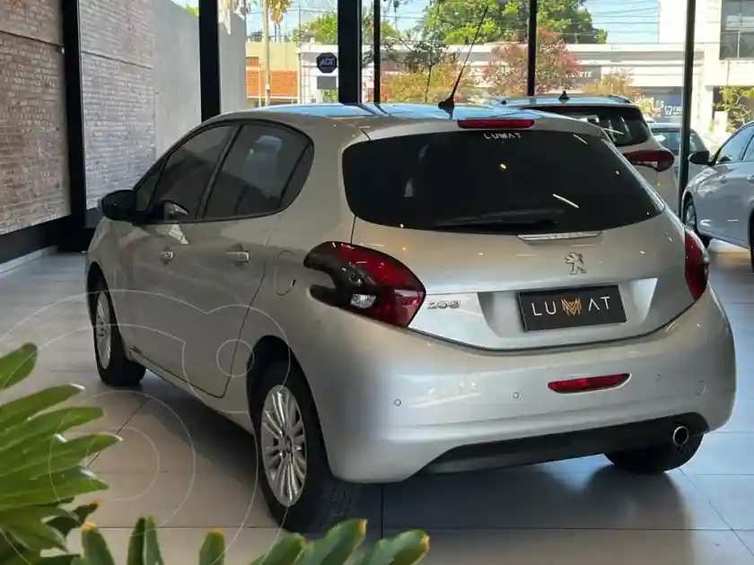 Peugeot 208 Allure 1.6  2018 - foto 4