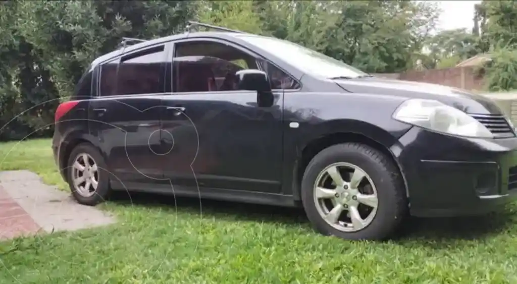 Nissan Tiida Visia  2010 - foto 3
