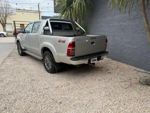 Toyota Hilux Hilux L/12 3.0 Dc 4X4 Tdi Srv Cu  2014 - foto 4