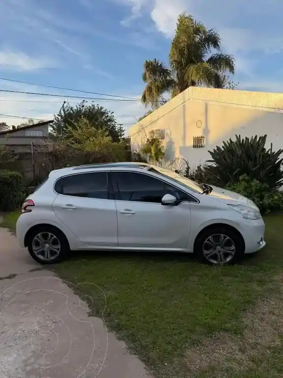 Peugeot 208 208 1.6 5P Feline  2014 - foto 2