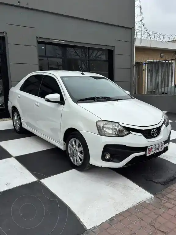 Toyota Etios Sedán Xls 2016/17  2018 - foto 1