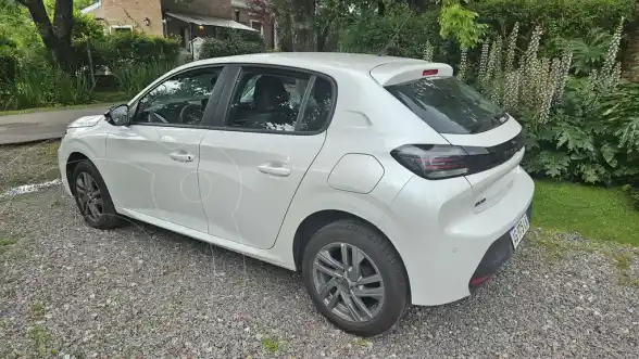 Peugeot 208 Allure 1.6 Pack  2024 - foto 3
