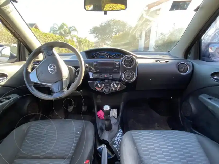 Toyota Etios Hatchback Xs  2016 - foto 4