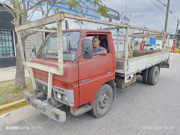 Daihatsu Delta 1981 - foto 1
