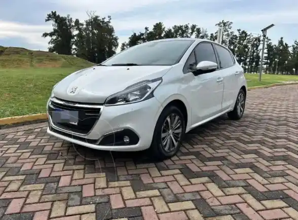 Peugeot 208 Feline 1.6 Aut  2019 - foto 1