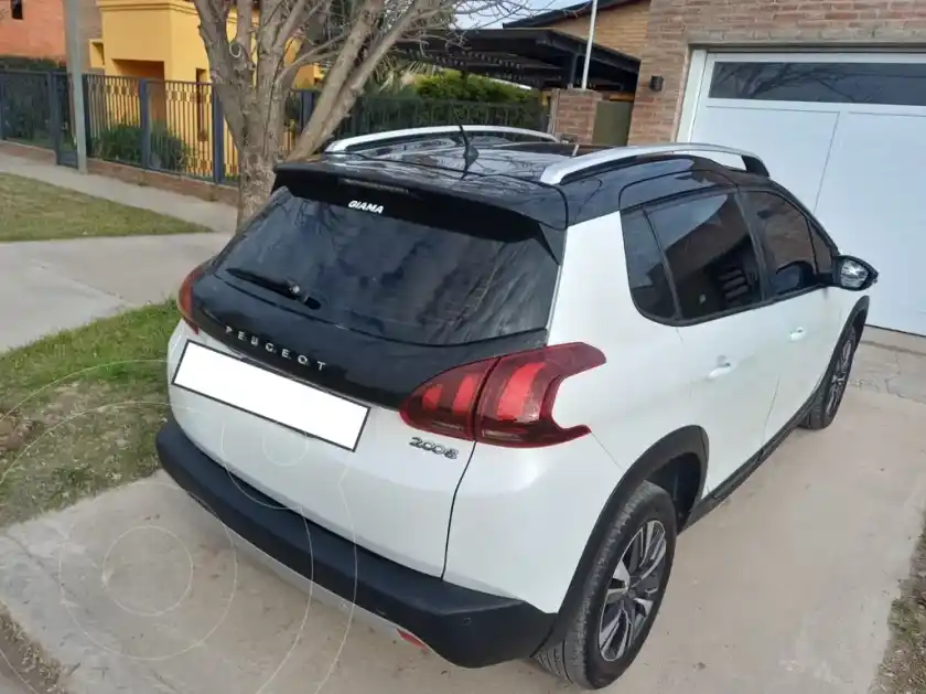 Peugeot 2008 Feline Tiptronic  2023 - foto 1