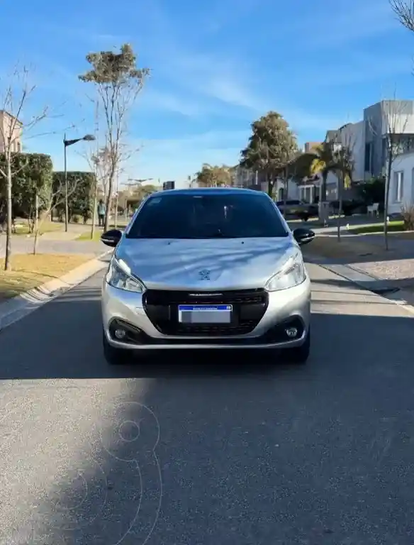 Peugeot 208 Feline 1.6  2019 - foto 2