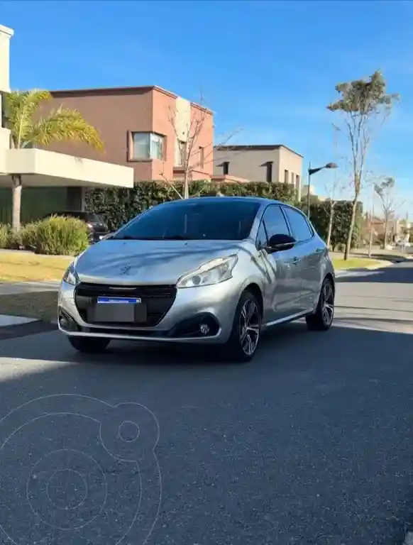 Peugeot 208 Feline 1.6  2019 - foto 3