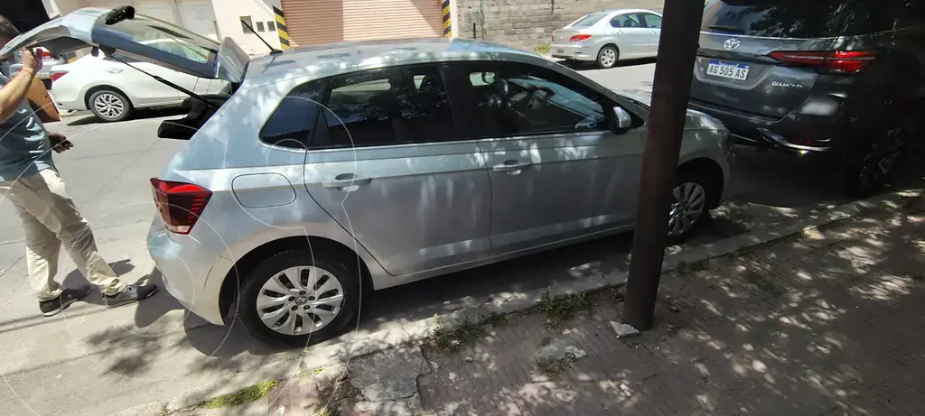 Volkswagen Polo 5P Trendline (1598 Cc) 2019 - foto 2