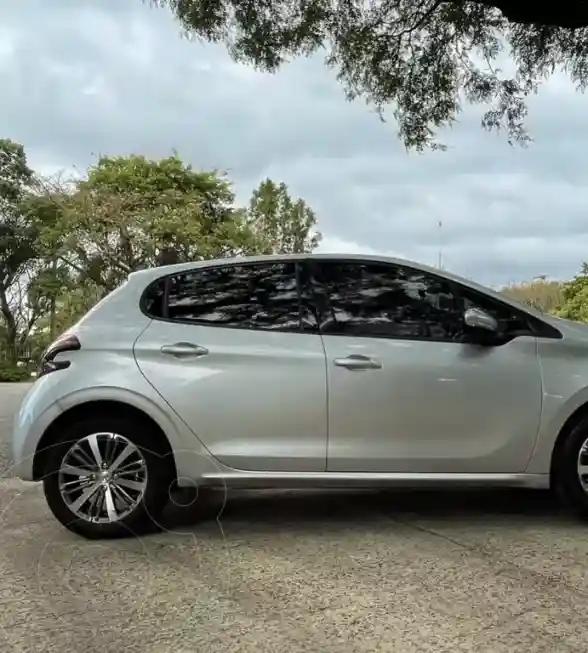Peugeot 208 Feline 1.6  2019 - foto 4