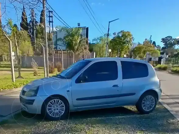 Renault Clio 3P 1.2 Authentique  2004 - foto 1