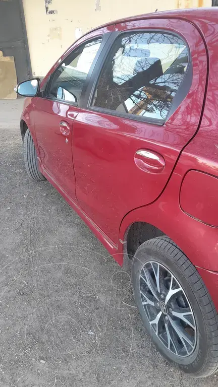 Toyota Etios Hatchback Xls (1496 Cc) 2022 - foto 3