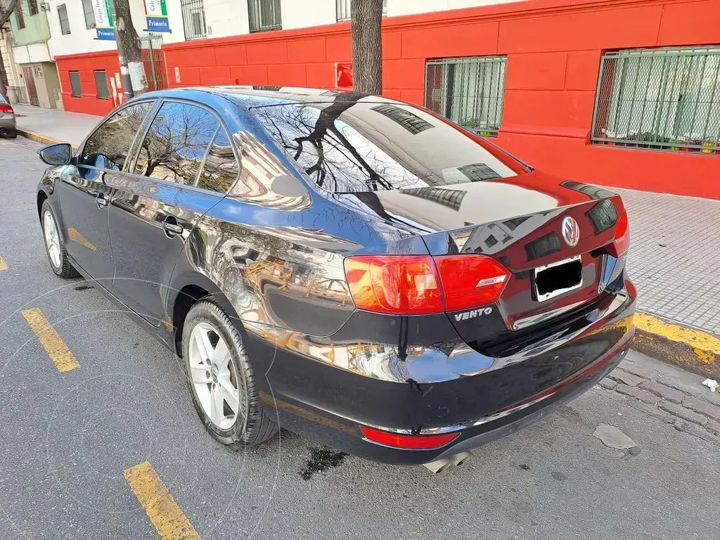 Volkswagen Vento 2.5 Fsi Advance Plus (2480 Cc) 2014 - foto 2