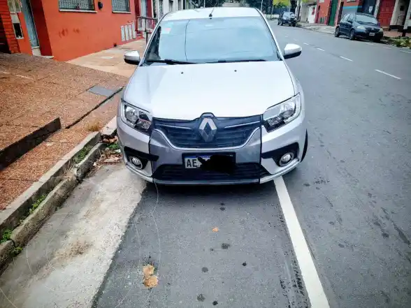 Renault Logan 1.6 Intens  2021 - foto 1
