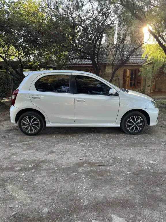 Toyota Etios Hatchback Xls Aut (1496 Cc) 2021 - foto 2