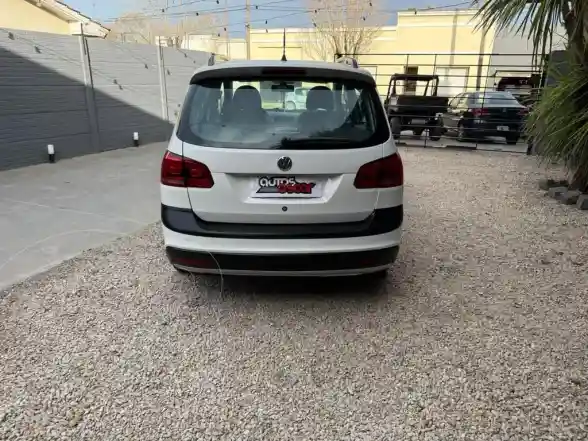 Volkswagen Suran Suran Cross 1.6 Highline L/14  2014 - foto 5