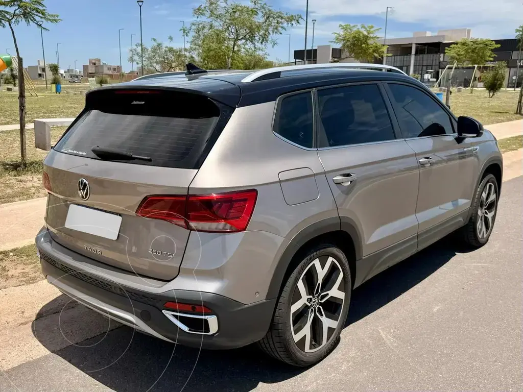 Volkswagen Taos Highline Aut Bitono (1398 Cc) 2024 - foto 4