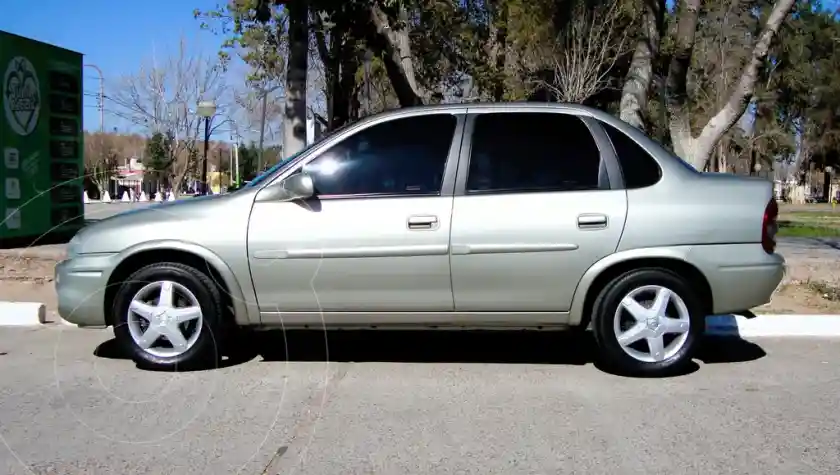 Chevrolet Corsa Classic 4P 1.4 Gls  2010 - foto 1