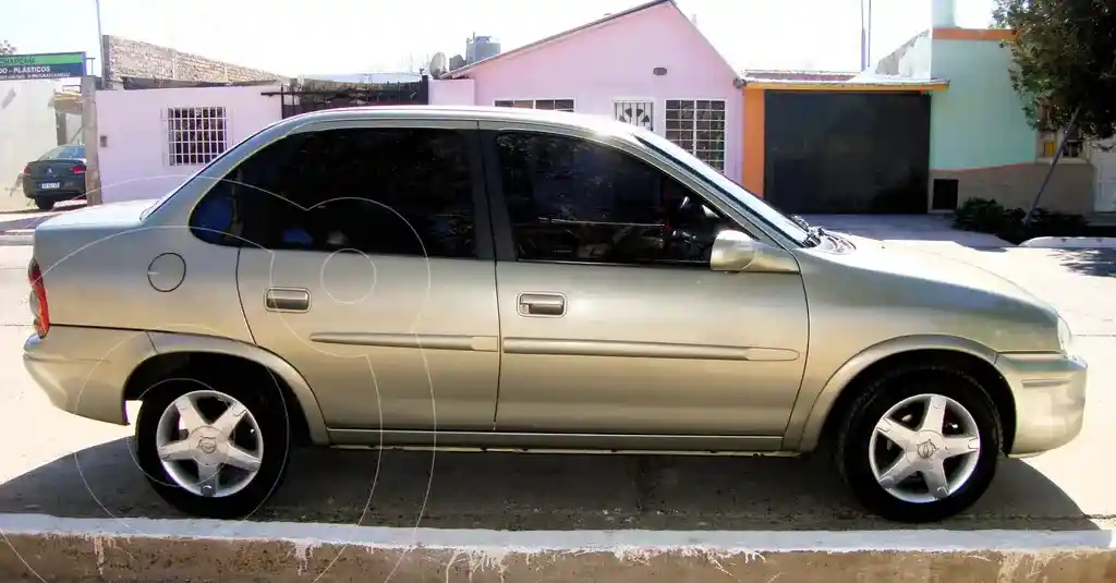 Chevrolet Corsa Classic 4P 1.4 Gls  2010 - foto 2