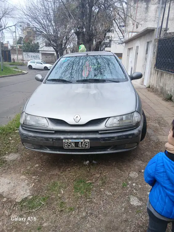 Renault Laguna Rxe 2.0 (1783 Cc) 1997 - foto 1