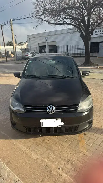 Volkswagen Suran 1.6 Highline (1599 Cc) 2012 - foto 2