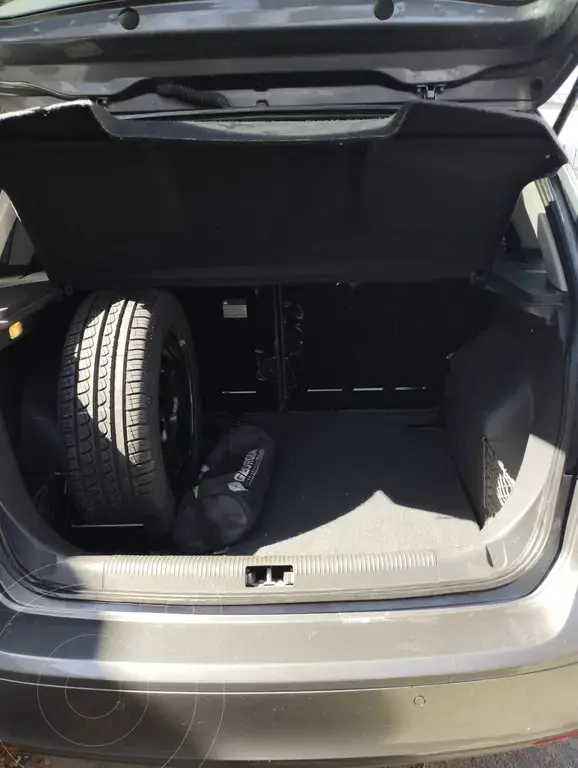 Volkswagen Suran 1.6 Highline I-Motion  2012 - foto 5