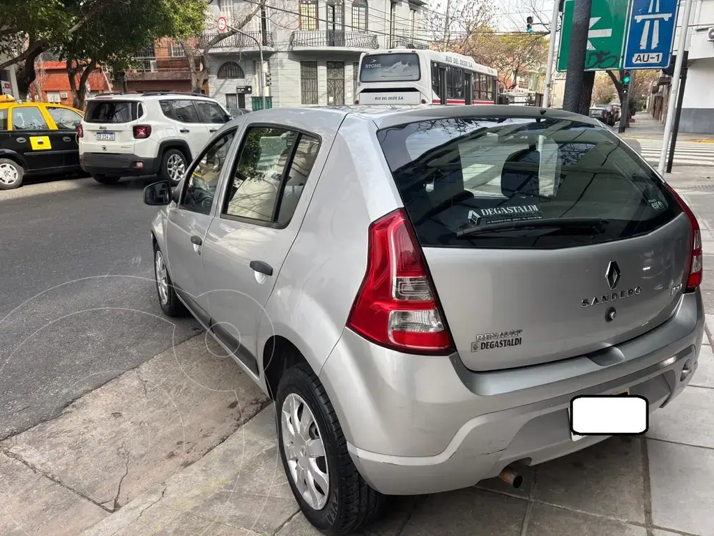 Renault Sandero 1.6 Confort (1598 Cc) 2011 - foto 4