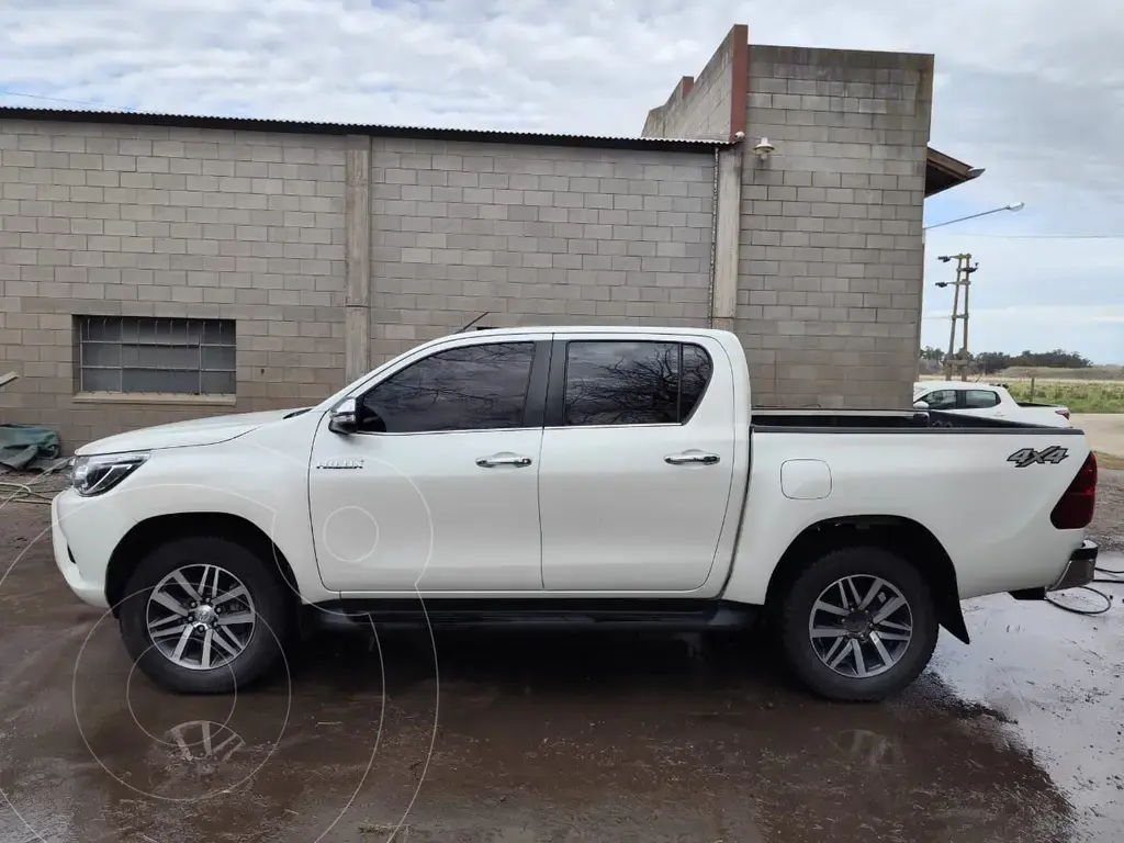 Toyota Hilux 2.8 4X4 Srx Tdi Dc Aut (2755 Cc) 2017 - foto 2