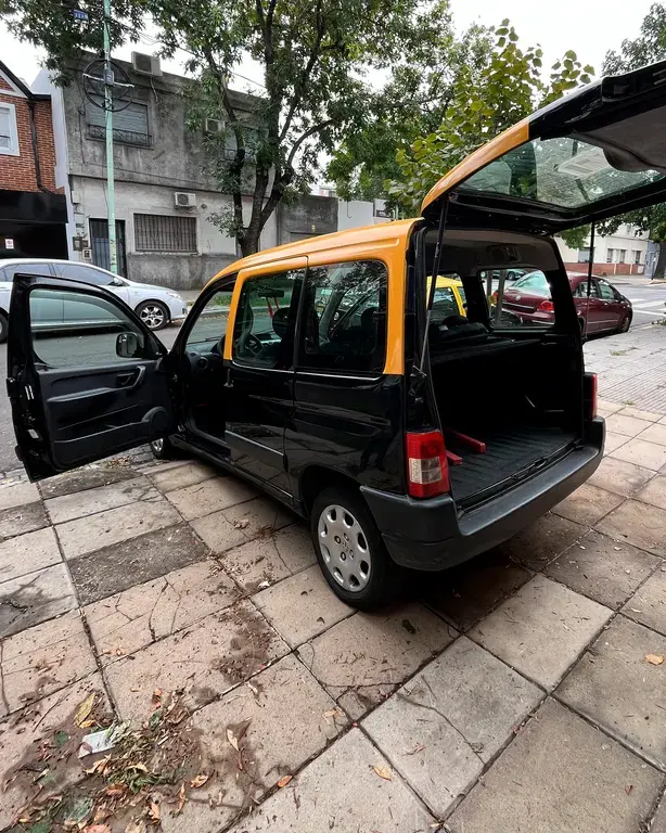 Peugeot Partner Patagónica 1.6 Hdi Vtc Plus (1560 Cc) 2017 - foto 2