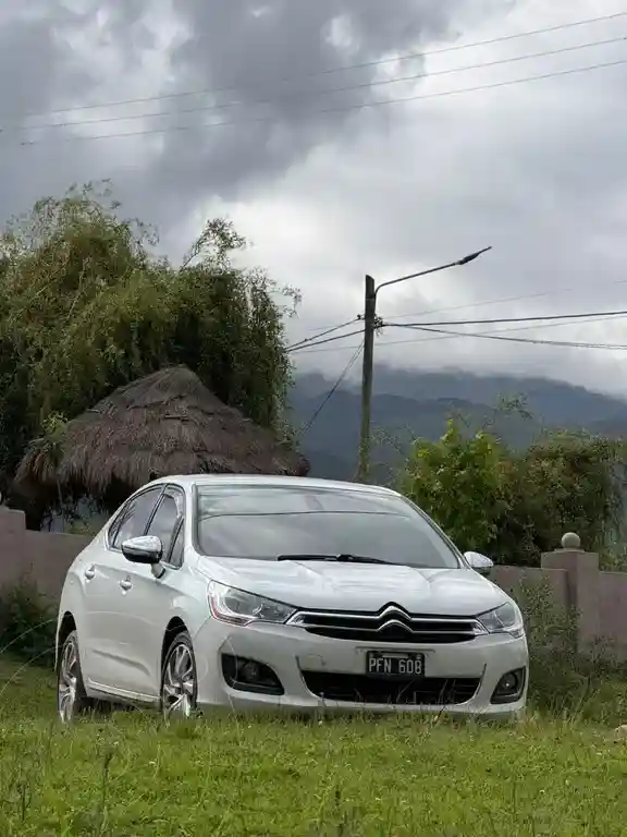 Citroën C4 Lounge 2.0 Tendance Pack 2015/16  2015 - foto 1