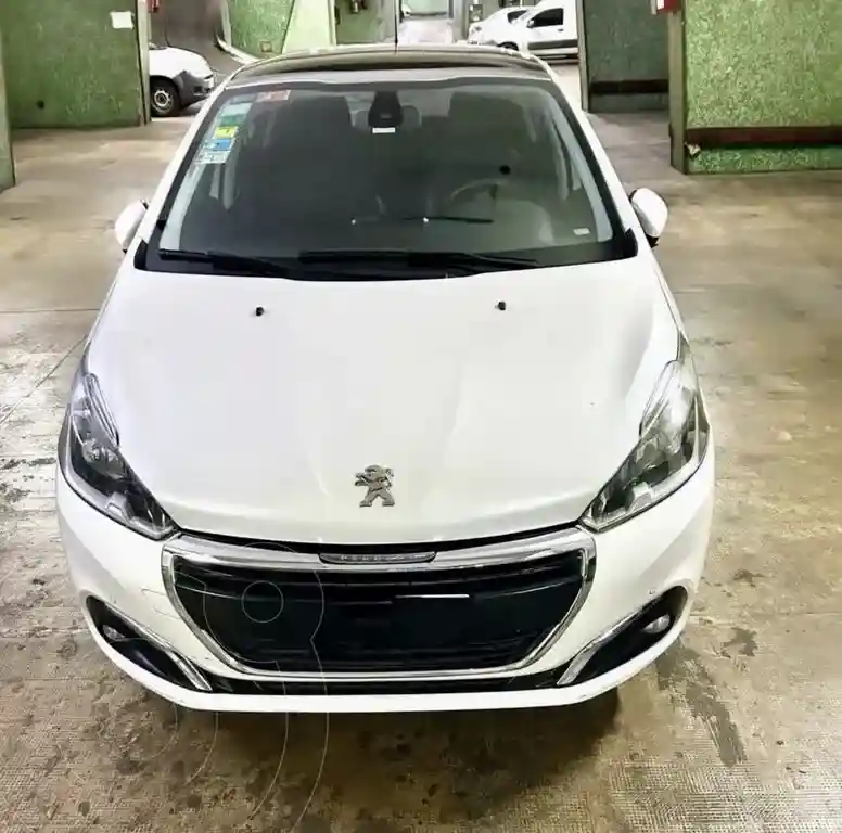 Peugeot 208 Feline 1.6  2017 - foto 1