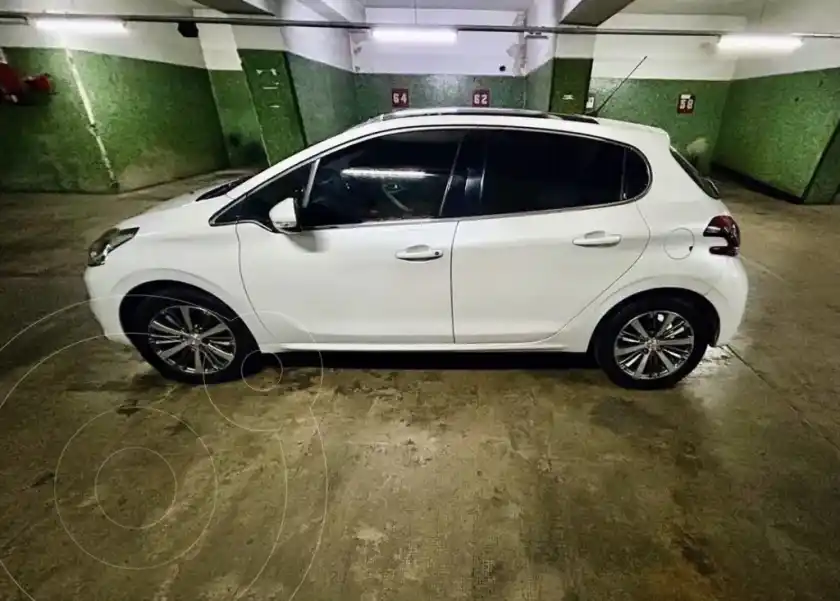 Peugeot 208 Feline 1.6  2017 - foto 2