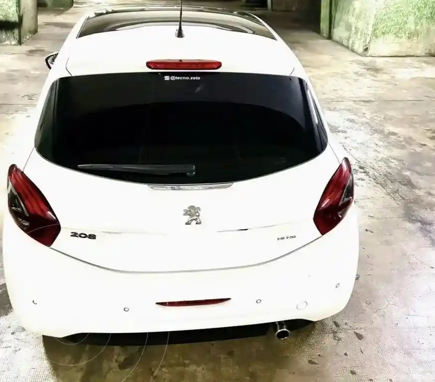 Peugeot 208 Feline 1.6  2017 - foto 5