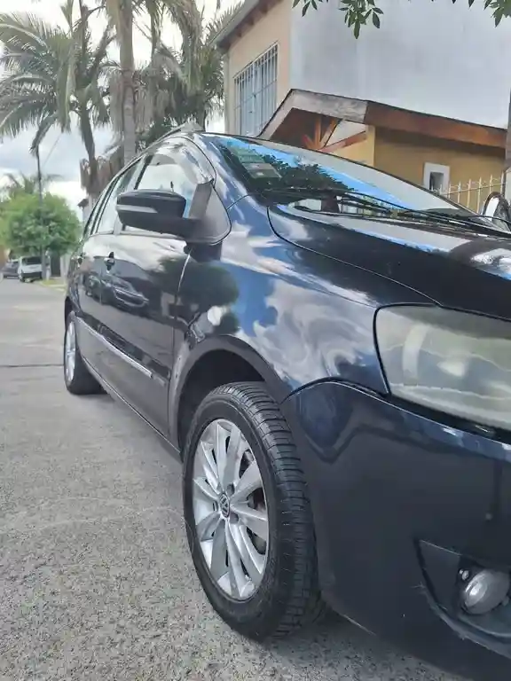 Volkswagen Suran 1.6 Comfortline  2011 - foto 1