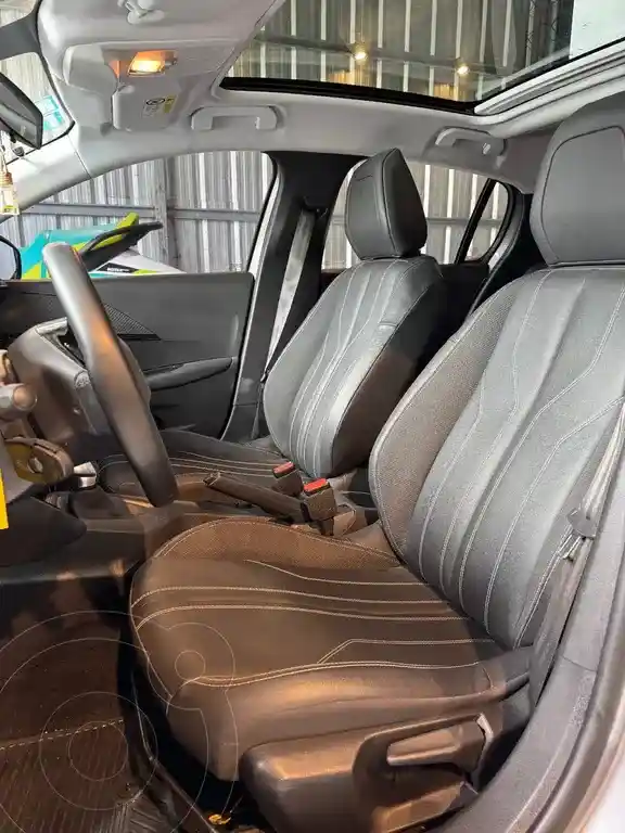 Peugeot 208 Allure 1.6 Pack  2024 - foto 5