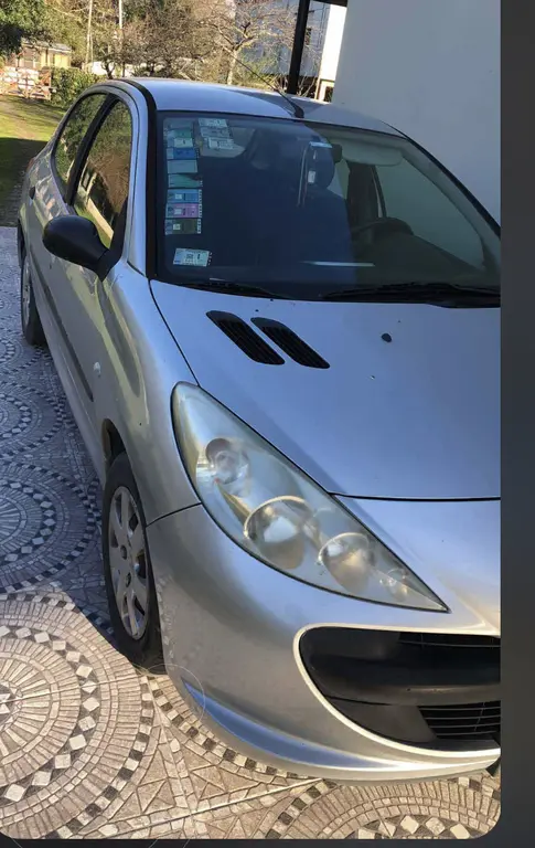 Peugeot 207 Compact 1.4 Xr 5P (1360 Cc) 2010 - foto 3