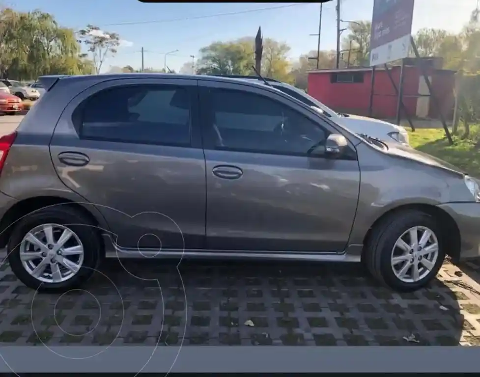 Toyota Etios Hatchback Xls Aut  2018 - foto 2