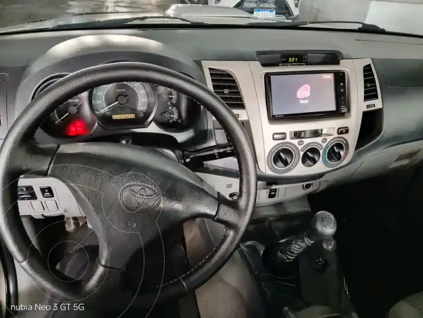 Toyota Hilux 3.0 4X4 Srv Tdi Dc Cuero  2005 - foto 3