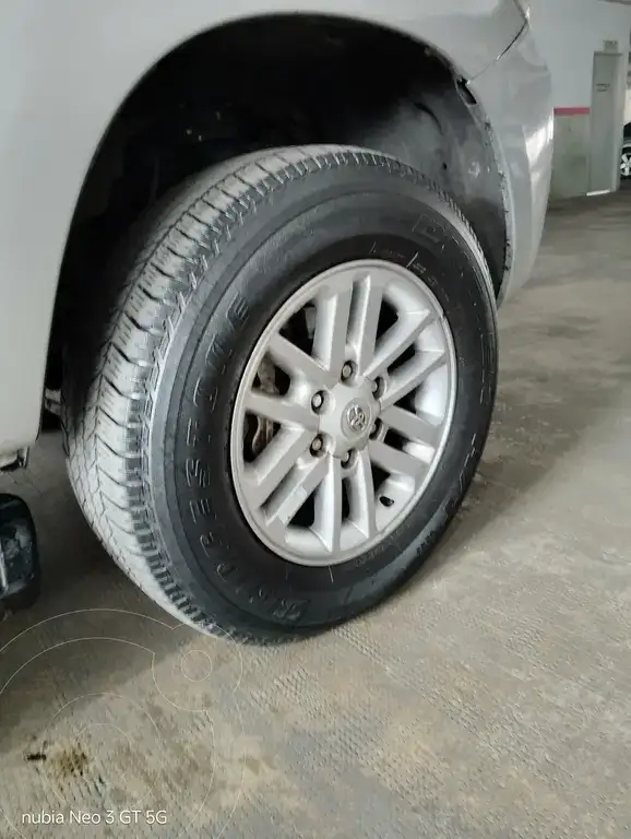 Toyota Hilux 3.0 4X4 Srv Tdi Dc Cuero  2005 - foto 5