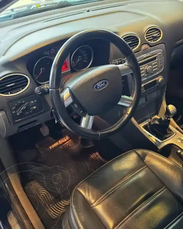 Ford Focus Focus L/08 2.0 5 P Ghia  2013 - foto 3
