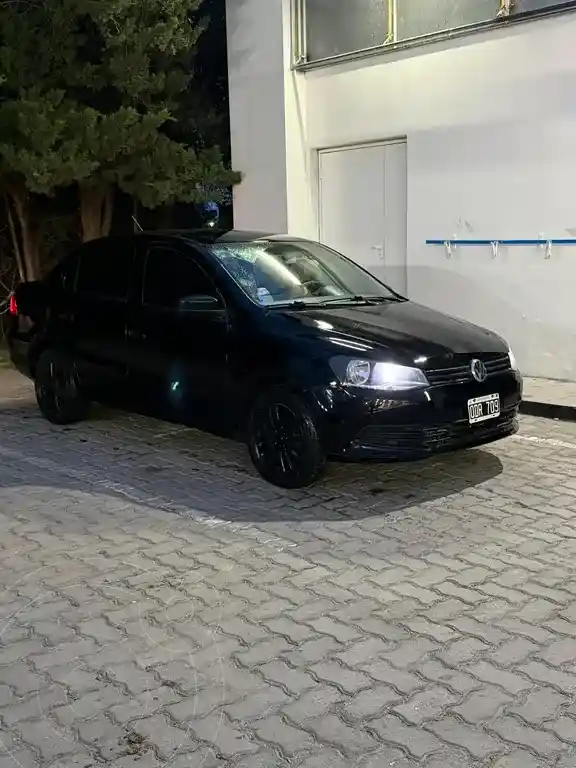Volkswagen Voyage 1.6 Serie  2014 - foto 1