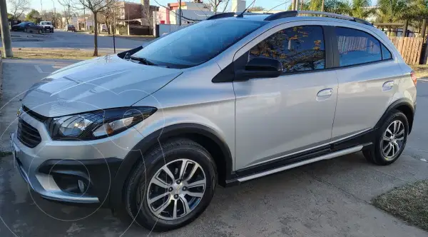 Chevrolet Onix Activ (1389 Cc) 2018 - foto 1